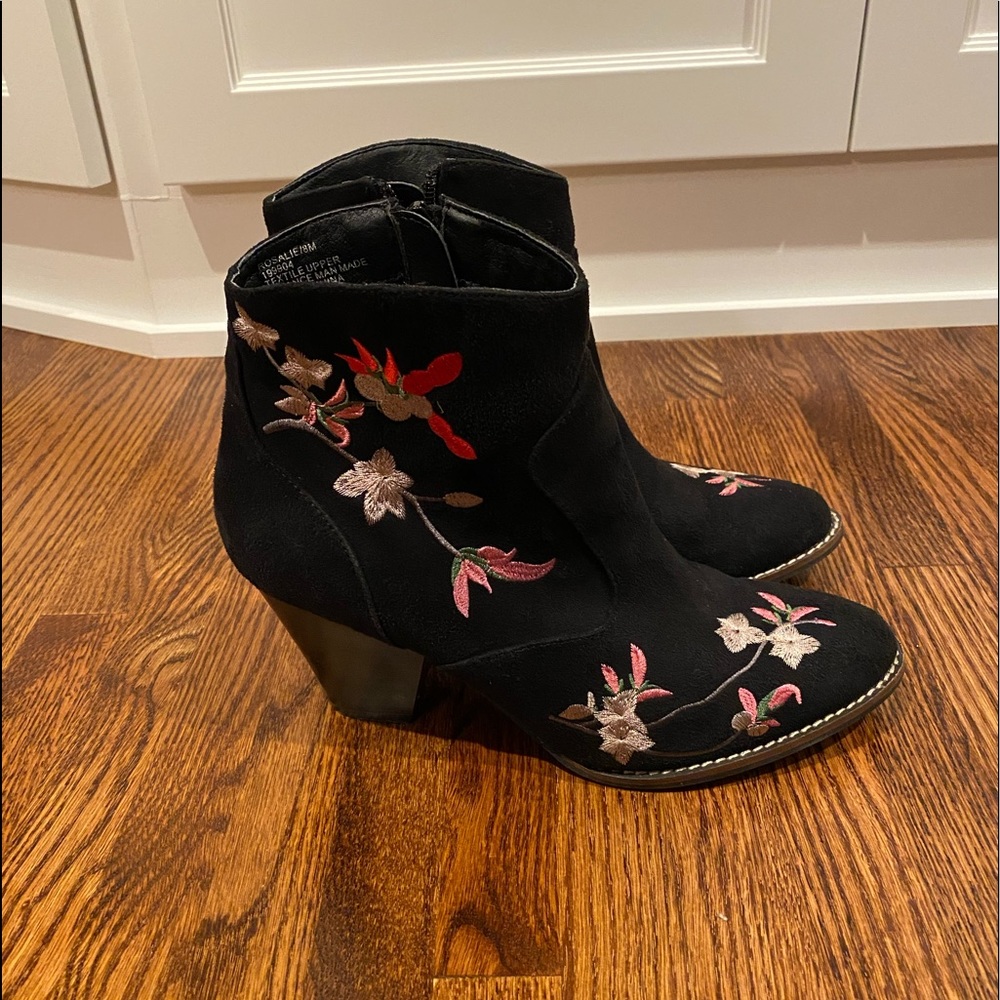 Hippie Laundry Floral Ankle Booties size 8